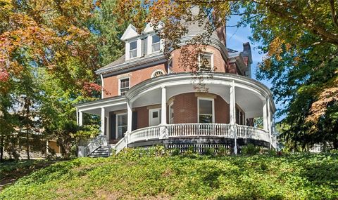 Photo of 329 Bank St, Sewickley, PA 15143 (MLS # 1747883)