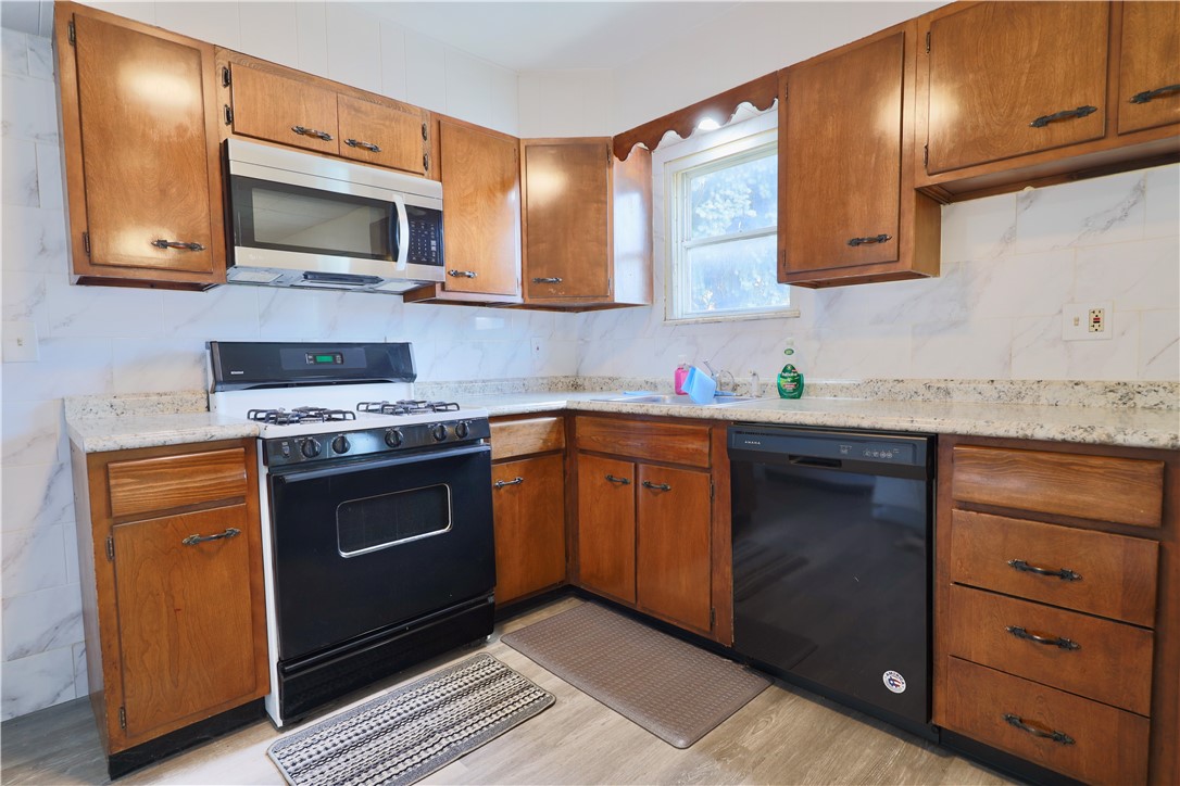 East Liberty, Pennsylvania 15206, United States, 2 Bedrooms Bedrooms, ,1 BathroomBathrooms,Residential,Active,162225