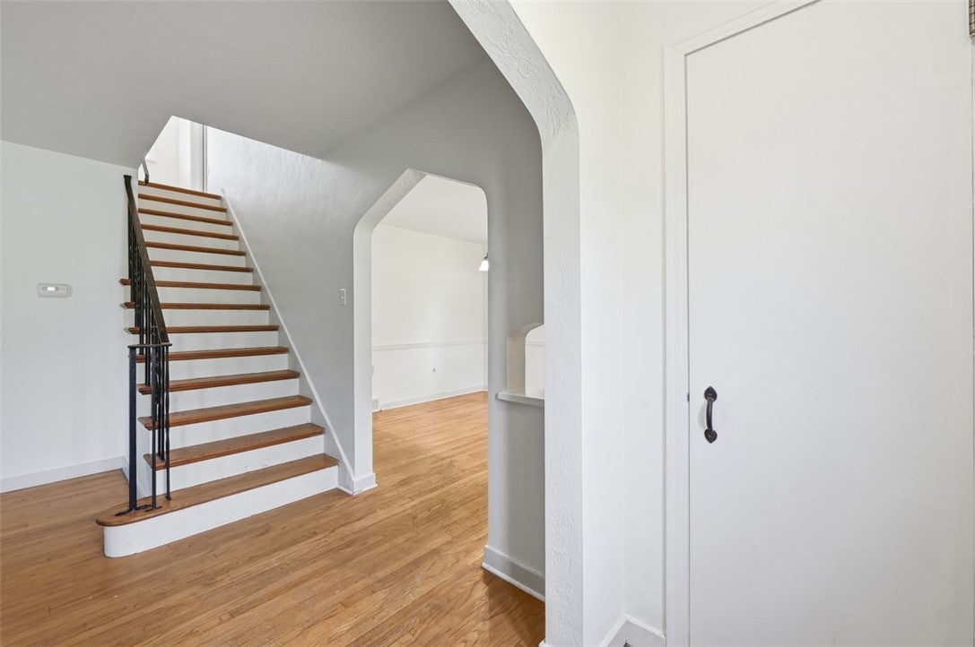 215 Twin Oaks