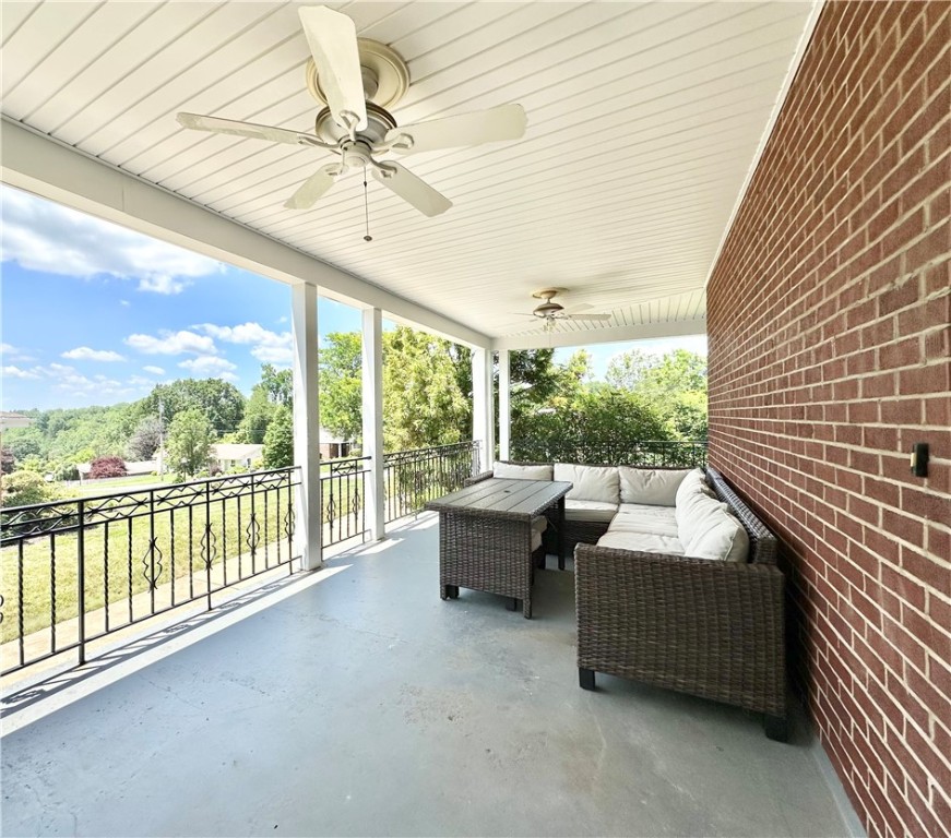 2467 Broadlawn Dr