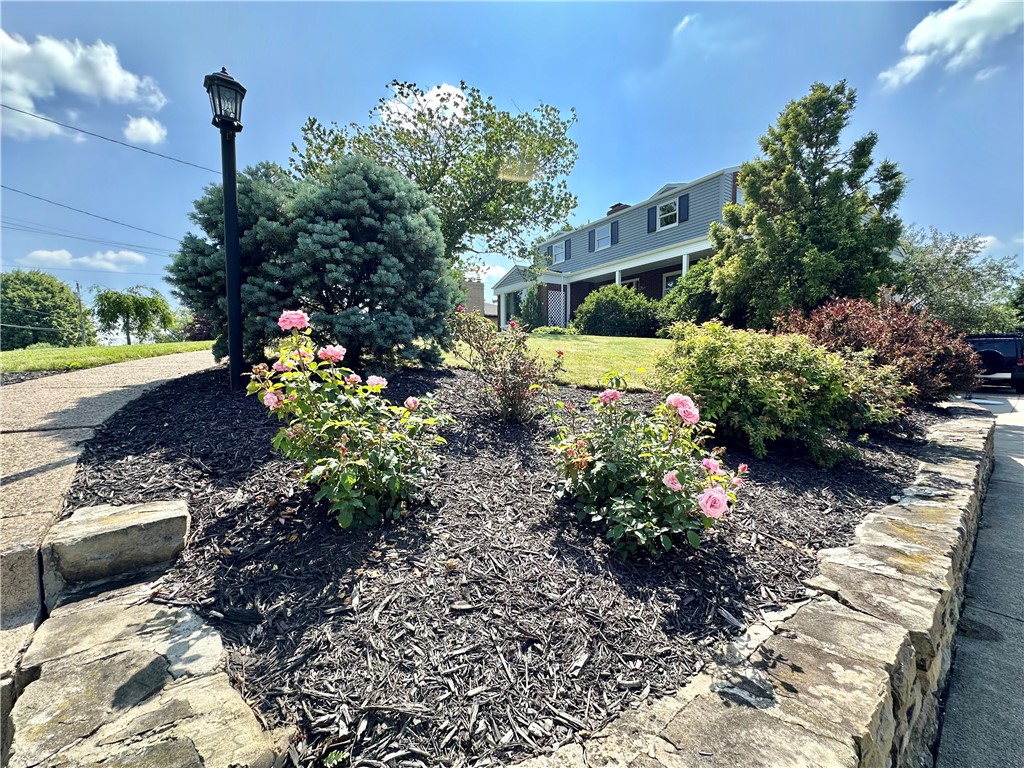 2467 Broadlawn Dr