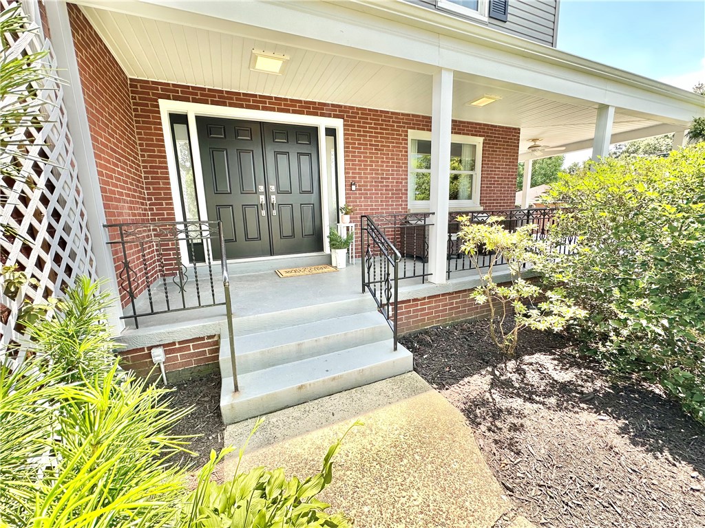 2467 Broadlawn Dr
