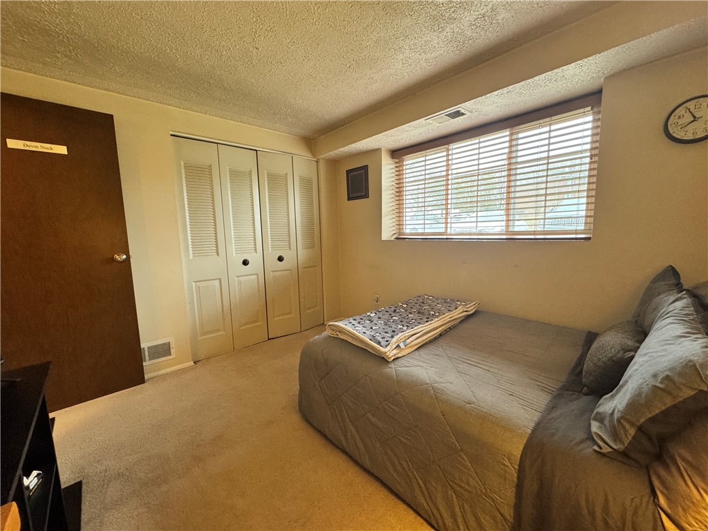 Cranberry Twp, Pennsylvania 16066, United States, 2 Bedrooms Bedrooms, ,1 BathroomBathrooms,Residential,Contingent,567