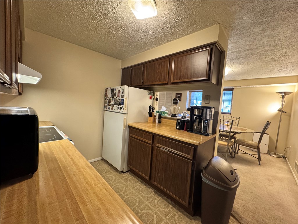 Cranberry Twp, Pennsylvania 16066, United States, 2 Bedrooms Bedrooms, ,1 BathroomBathrooms,Residential,Contingent,567