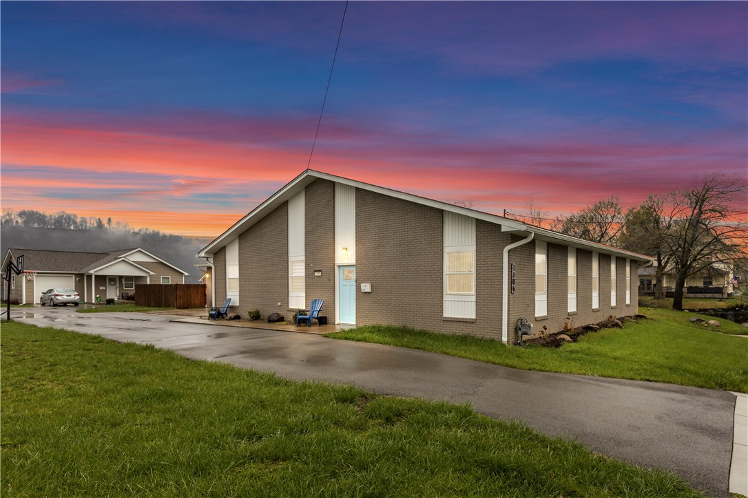 1106 8th Ave, New Brighton, Pennsylvania image 2
