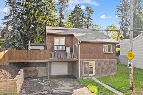Photo of 4251 Bristol St, Pittsburgh, PA 15207 (MLS # 1724855)