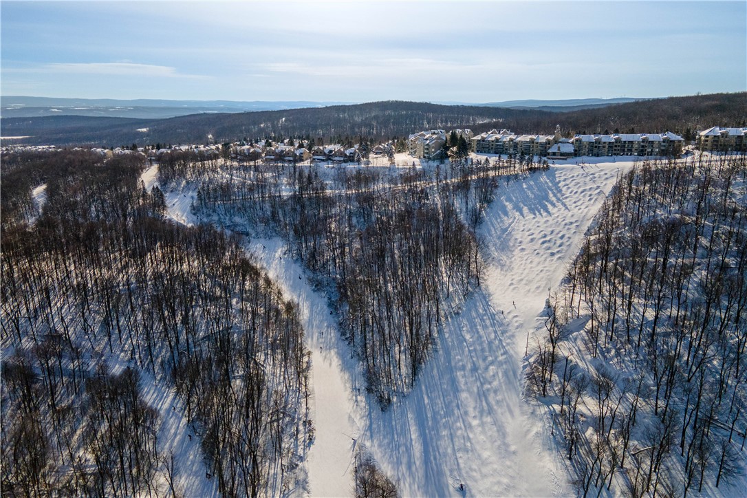 Seven Springs Resort, Pennsylvania 15622, United States, 4 Bedrooms Bedrooms, ,3 BathroomsBathrooms,Residential,Pending,12433