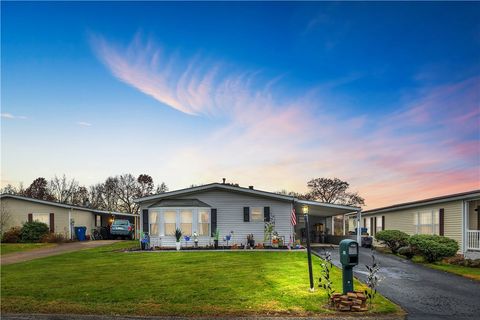 Photo of 823 Clover Ln, Murrysville, PA 15668 (MLS # 1731428)