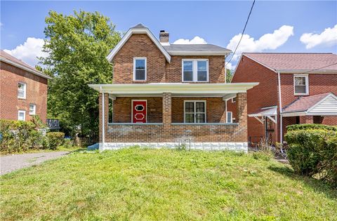 Photo of 2020 Frankella Ave, Pittsburgh, PA 15221 (MLS # 1733590)