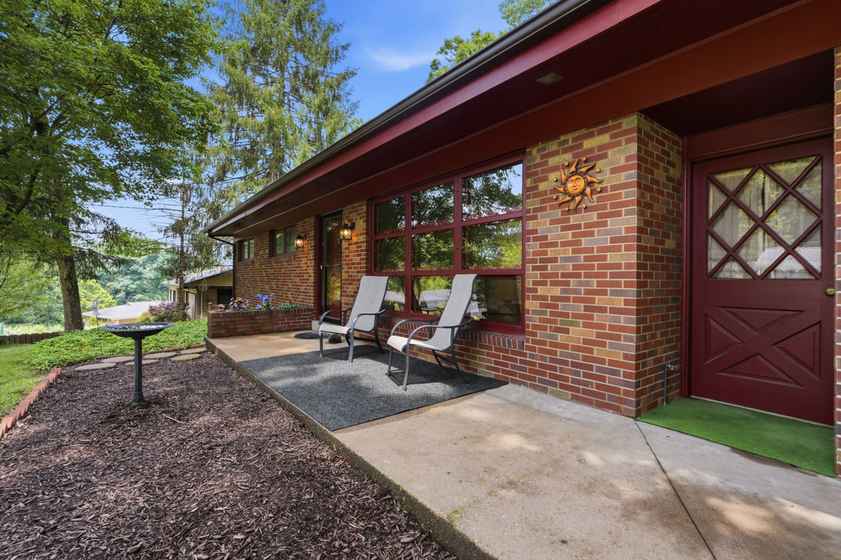 9218 Oak Court