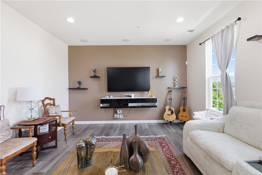 108 Noble Woods Dr