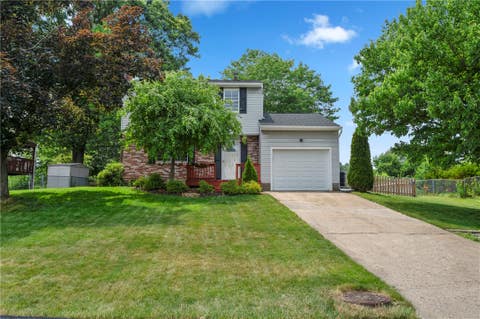 Photo of 107 Heston Dr, Cranberry Twp, PA 16066 (MLS # 1760564)