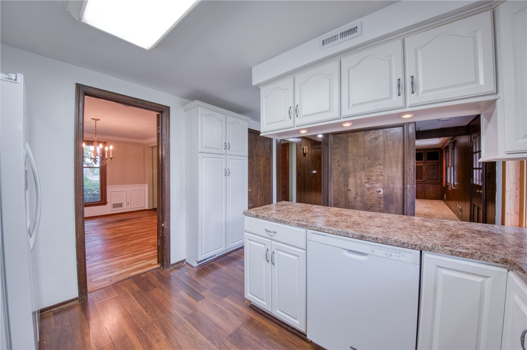 Pleasant Hills, Pennsylvania 15236, United States, 4 Bedrooms Bedrooms, ,3 BathroomsBathrooms,Residential,Active,166193