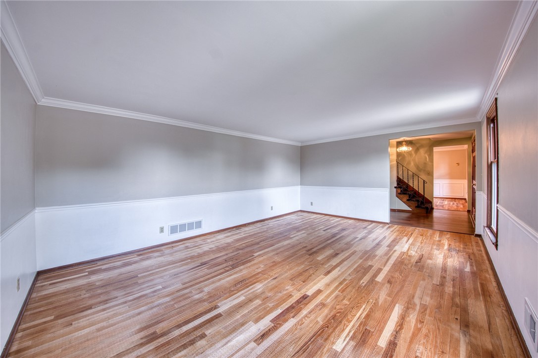 Pleasant Hills, Pennsylvania 15236, United States, 4 Bedrooms Bedrooms, ,3 BathroomsBathrooms,Residential,Active,166193