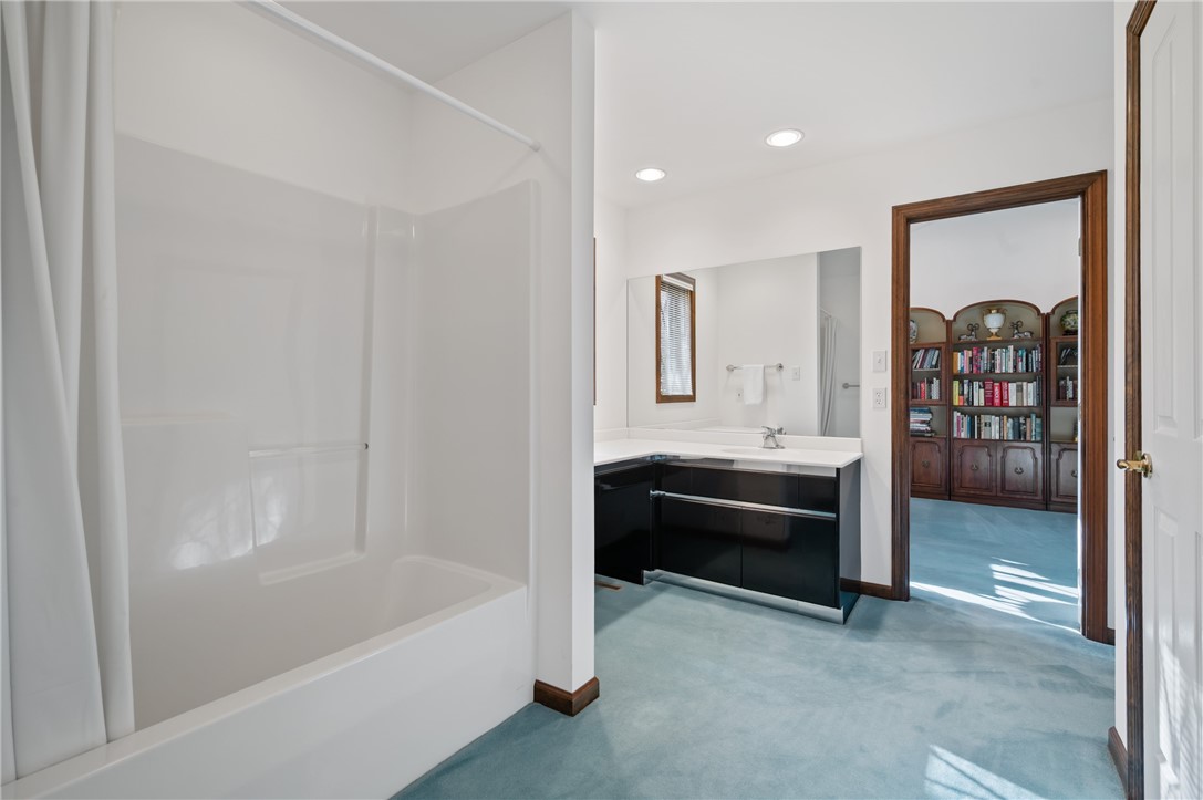 Franklin Park, Pennsylvania 15143, United States, 3 Bedrooms Bedrooms, ,3 BathroomsBathrooms,Residential,Pending,100951