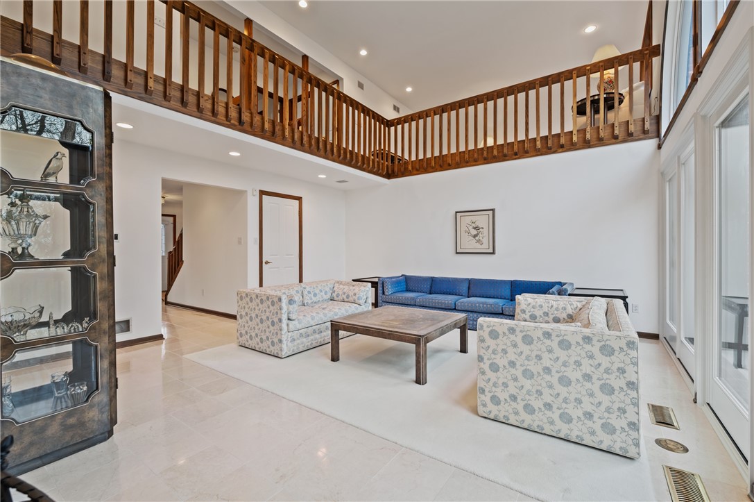 Franklin Park, Pennsylvania 15143, United States, 3 Bedrooms Bedrooms, ,3 BathroomsBathrooms,Residential,Pending,100951