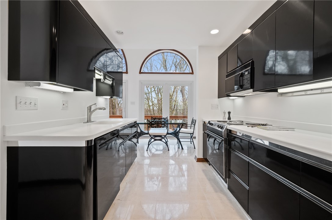 Franklin Park, Pennsylvania 15143, United States, 3 Bedrooms Bedrooms, ,3 BathroomsBathrooms,Residential,Pending,100951