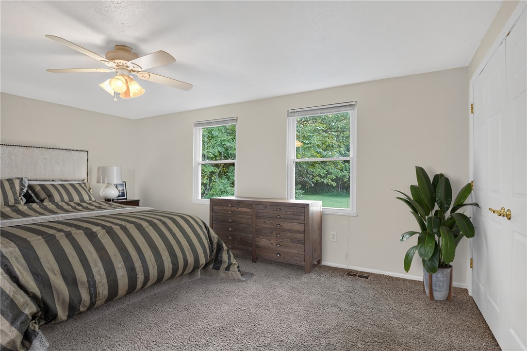 Canonsburg, Pennsylvania 15317, United States, 2 Bedrooms Bedrooms, ,2 BathroomsBathrooms,Residential,Active,192296