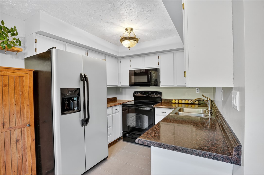 Canonsburg, Pennsylvania 15317, United States, 2 Bedrooms Bedrooms, ,2 BathroomsBathrooms,Residential,Active,192296