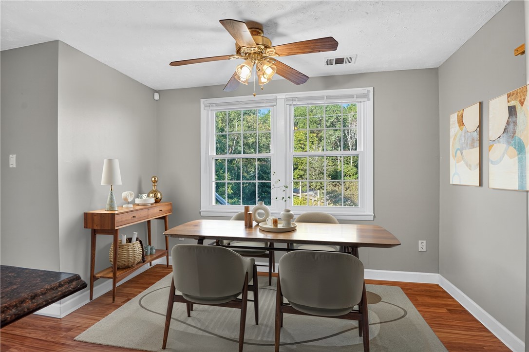 Canonsburg, Pennsylvania 15317, United States, 2 Bedrooms Bedrooms, ,2 BathroomsBathrooms,Residential,Active,192296