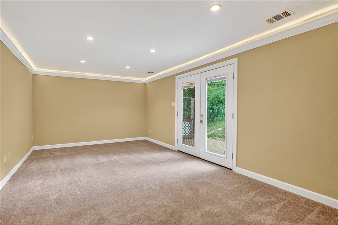 Canonsburg, Pennsylvania 15317, United States, 2 Bedrooms Bedrooms, ,2 BathroomsBathrooms,Residential,Active,192296