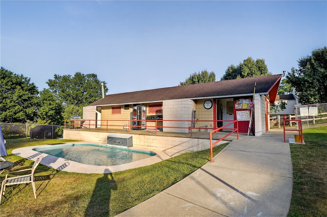 Canonsburg, Pennsylvania 15317, United States, 2 Bedrooms Bedrooms, ,2 BathroomsBathrooms,Residential,Active,192296