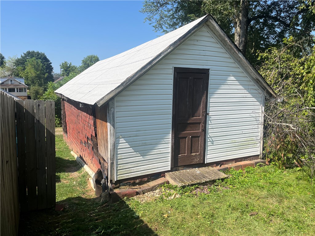 126 Lincoln Ave