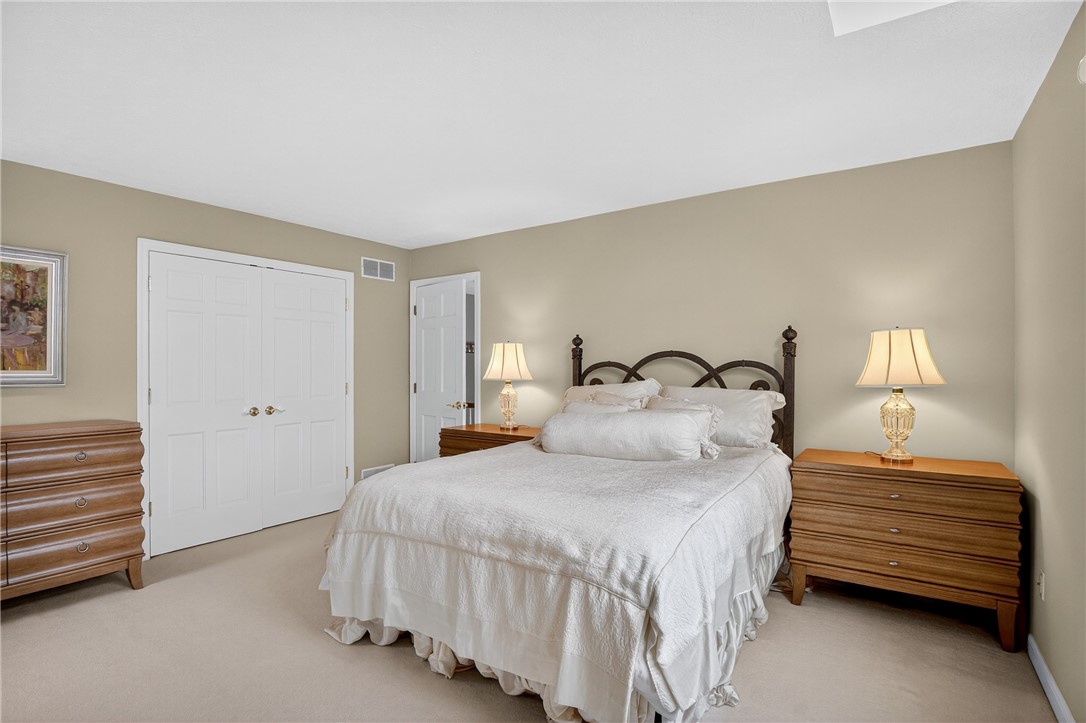 Upper St. Clair, Pennsylvania 15241, United States, 4 Bedrooms Bedrooms, ,3 BathroomsBathrooms,Residential,Pending,155013