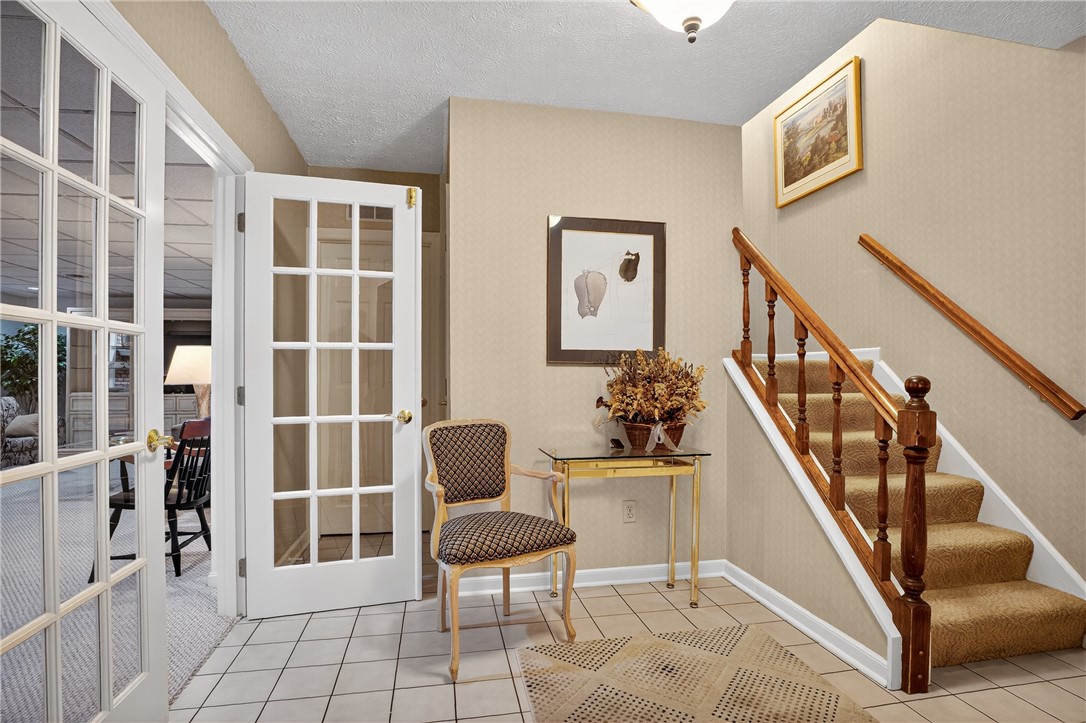 Upper St. Clair, Pennsylvania 15241, United States, 4 Bedrooms Bedrooms, ,3 BathroomsBathrooms,Residential,Pending,155013