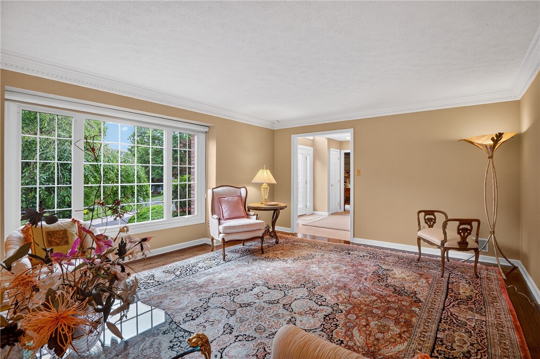 Upper St. Clair, Pennsylvania 15241, United States, 4 Bedrooms Bedrooms, ,3 BathroomsBathrooms,Residential,Pending,155013