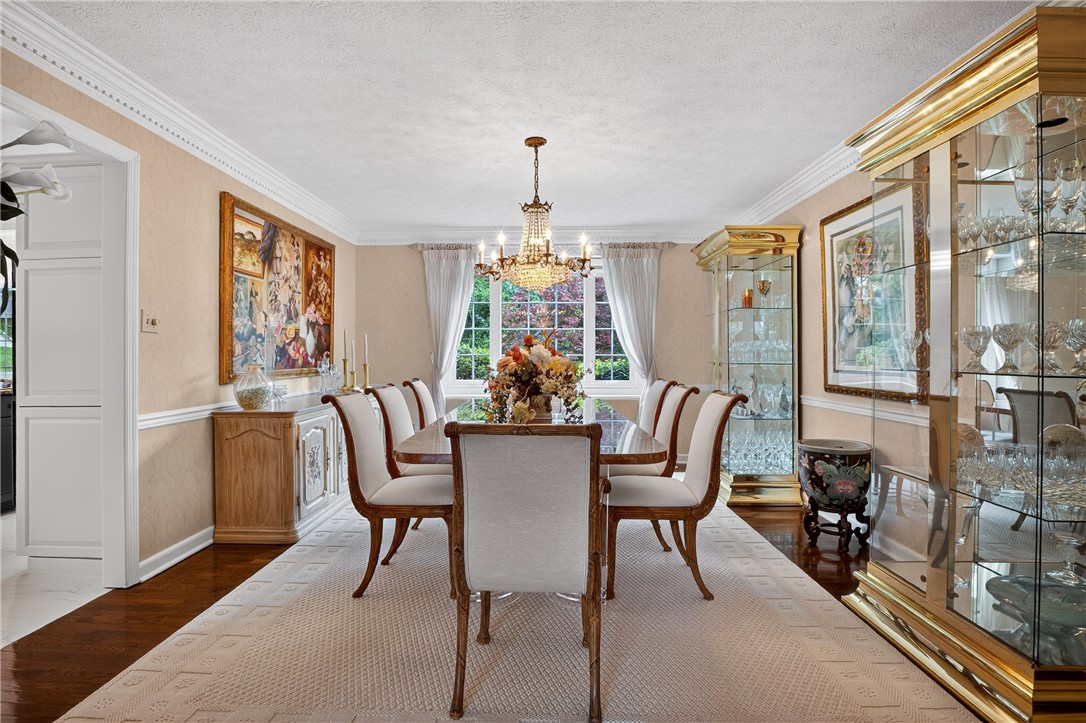 Upper St. Clair, Pennsylvania 15241, United States, 4 Bedrooms Bedrooms, ,3 BathroomsBathrooms,Residential,Pending,155013