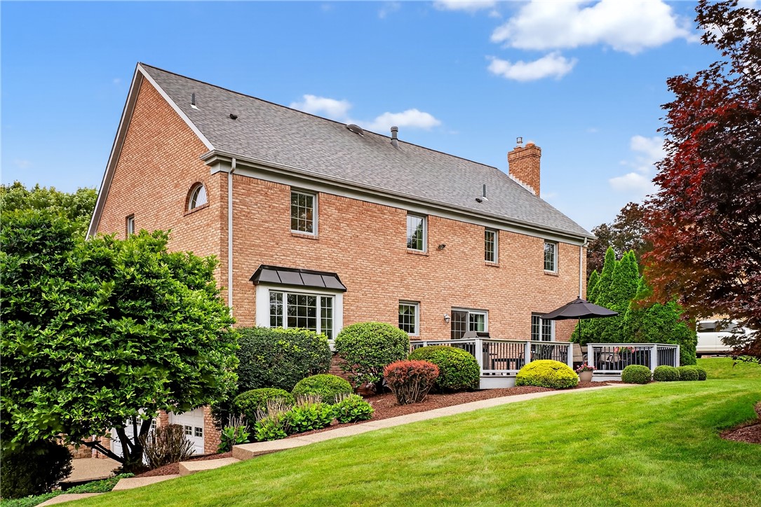 Upper St. Clair, Pennsylvania 15241, United States, 4 Bedrooms Bedrooms, ,3 BathroomsBathrooms,Residential,Pending,155013