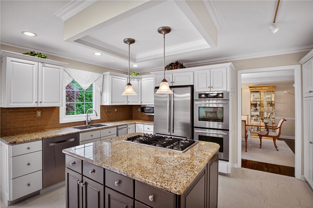 Upper St. Clair, Pennsylvania 15241, United States, 4 Bedrooms Bedrooms, ,3 BathroomsBathrooms,Residential,Pending,155013