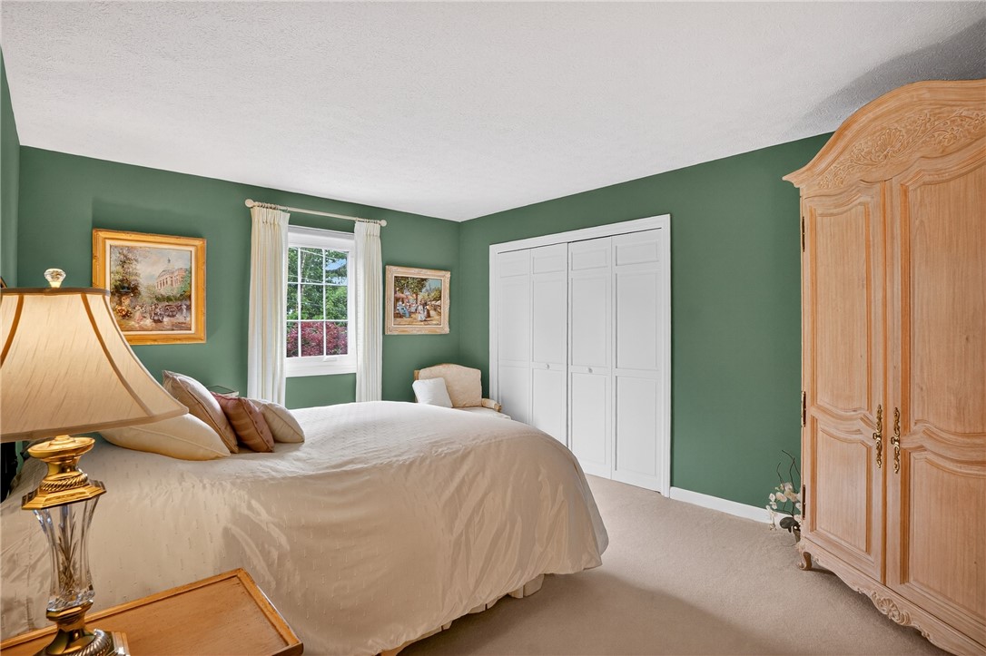 Upper St. Clair, Pennsylvania 15241, United States, 4 Bedrooms Bedrooms, ,3 BathroomsBathrooms,Residential,Pending,155013