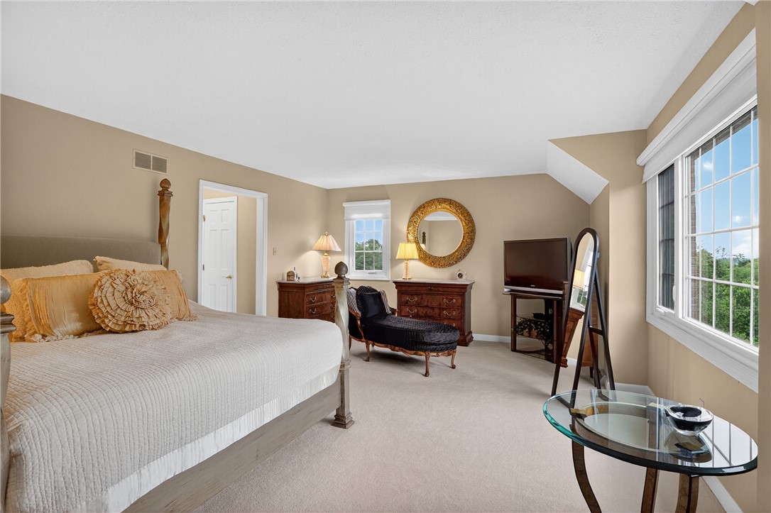 Upper St. Clair, Pennsylvania 15241, United States, 4 Bedrooms Bedrooms, ,3 BathroomsBathrooms,Residential,Pending,155013