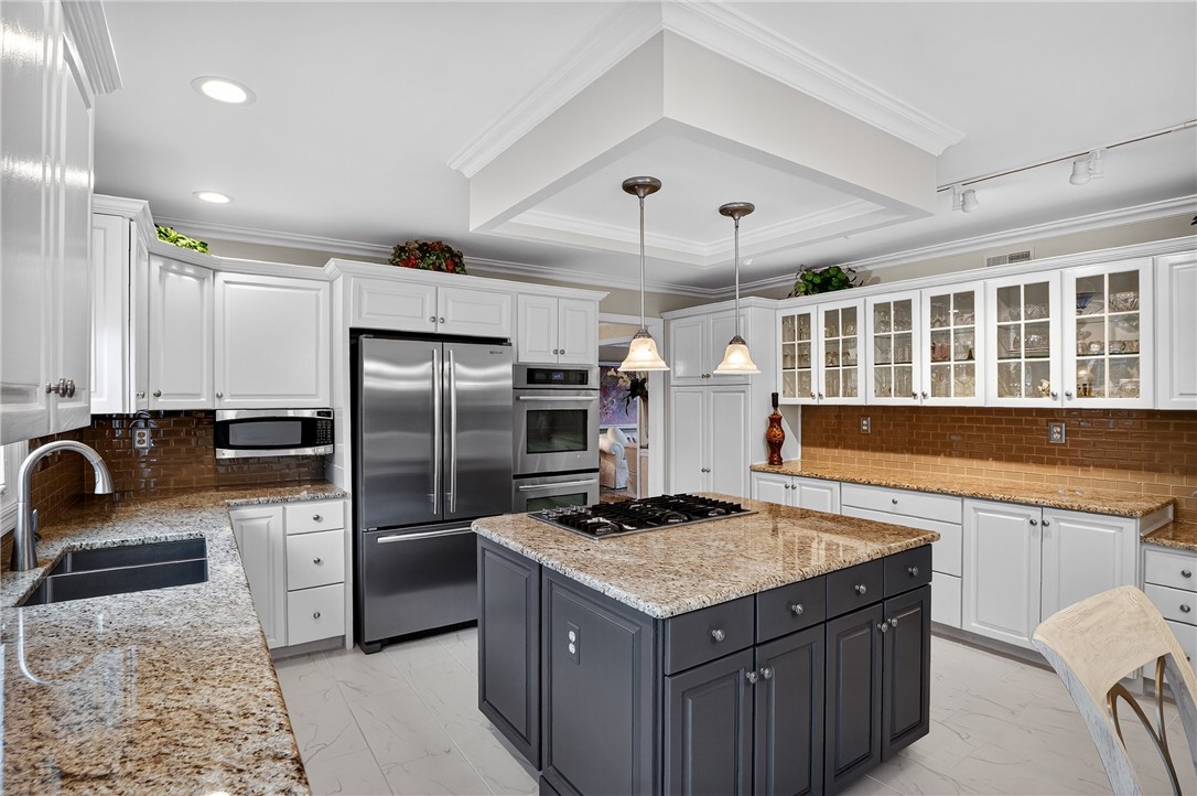 Upper St. Clair, Pennsylvania 15241, United States, 4 Bedrooms Bedrooms, ,3 BathroomsBathrooms,Residential,Pending,155013