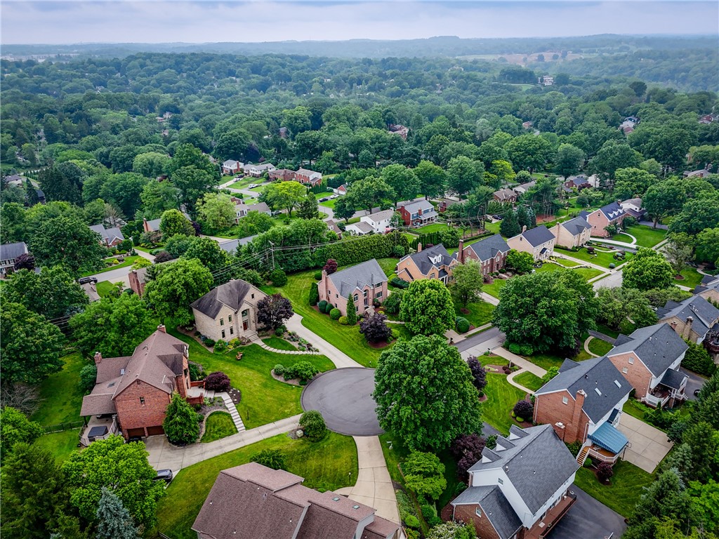Upper St. Clair, Pennsylvania 15241, United States, 4 Bedrooms Bedrooms, ,3 BathroomsBathrooms,Residential,Pending,155013
