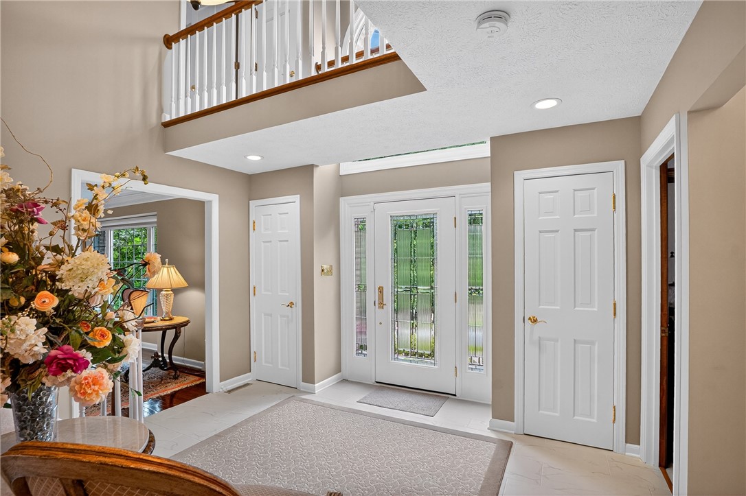 Upper St. Clair, Pennsylvania 15241, United States, 4 Bedrooms Bedrooms, ,3 BathroomsBathrooms,Residential,Pending,155013