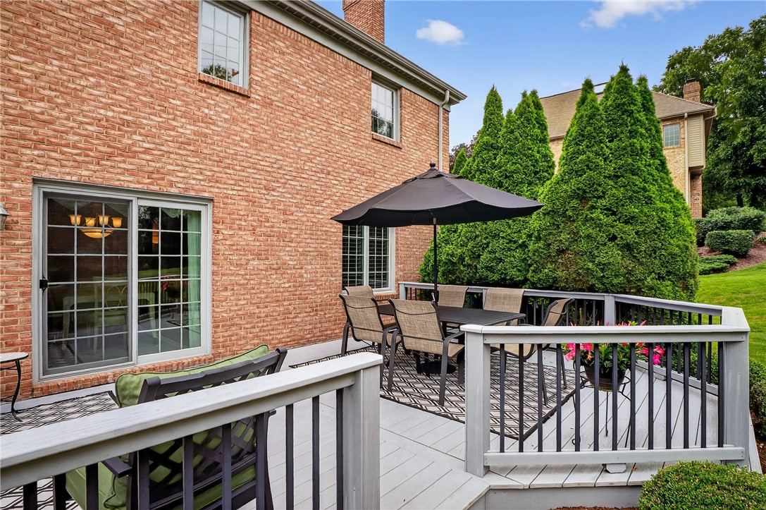 Upper St. Clair, Pennsylvania 15241, United States, 4 Bedrooms Bedrooms, ,3 BathroomsBathrooms,Residential,Pending,155013