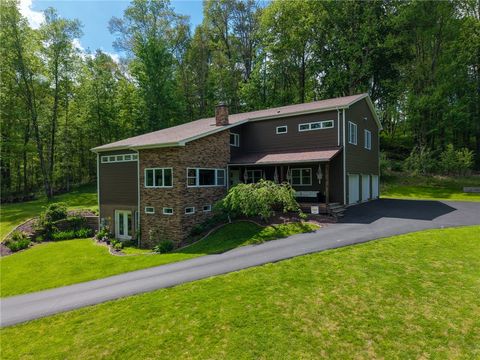 Photo of 236 Hespenheide Rd, Mars, PA 16046 (MLS # 1752674)