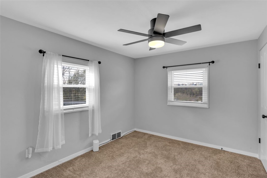 418 Mary St St, Jeannette, Pennsylvania image 11