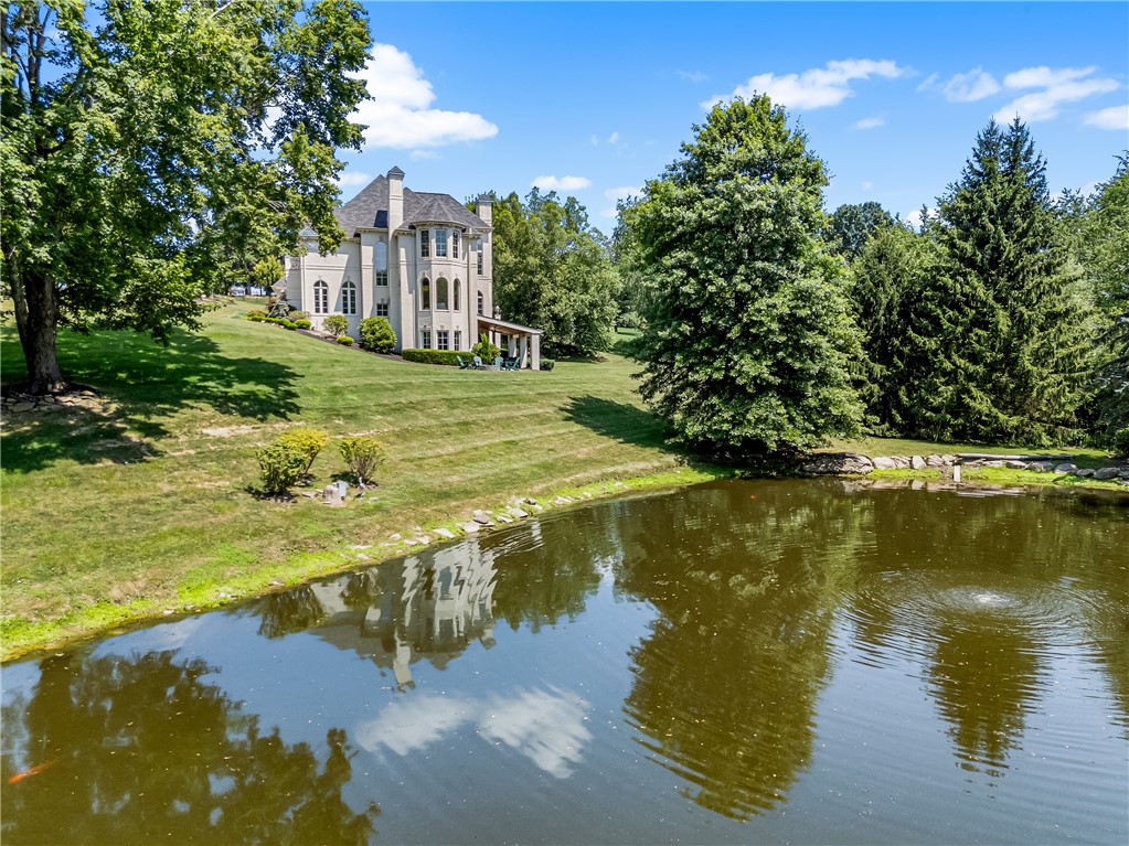 108 Carriage Hill Dr
