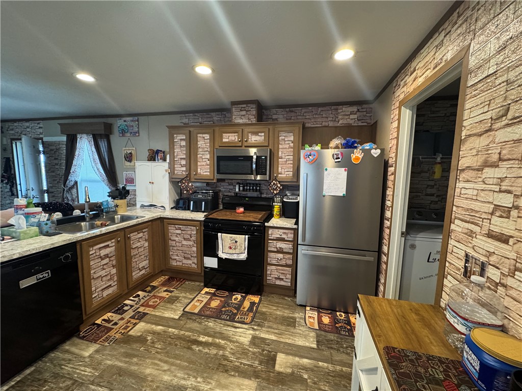 White Twp, Pennsylvania 15701, United States, 3 Bedrooms Bedrooms, ,2 BathroomsBathrooms,Residential,Active,204375