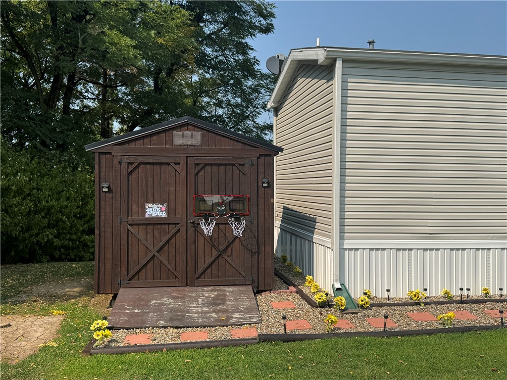 White Twp, Pennsylvania 15701, United States, 3 Bedrooms Bedrooms, ,2 BathroomsBathrooms,Residential,Active,204375