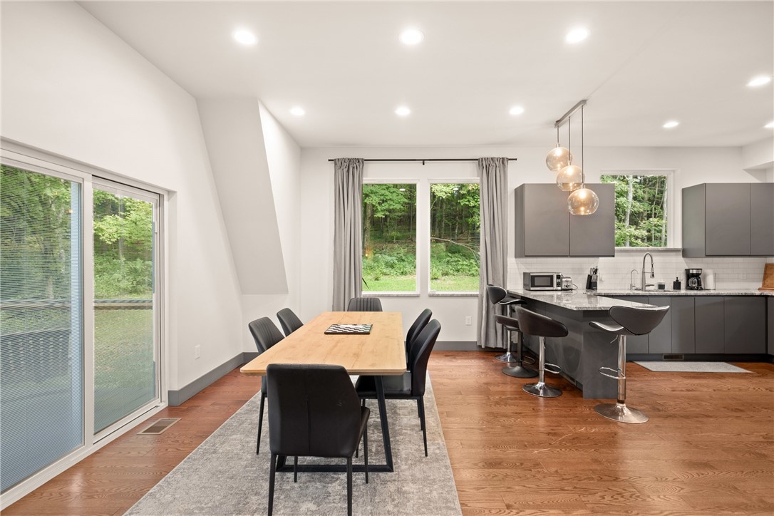 Upper Turkeyfoot Twp, Pennsylvania 15551, United States, 4 Bedrooms Bedrooms, ,3 BathroomsBathrooms,Residential,Active,202179