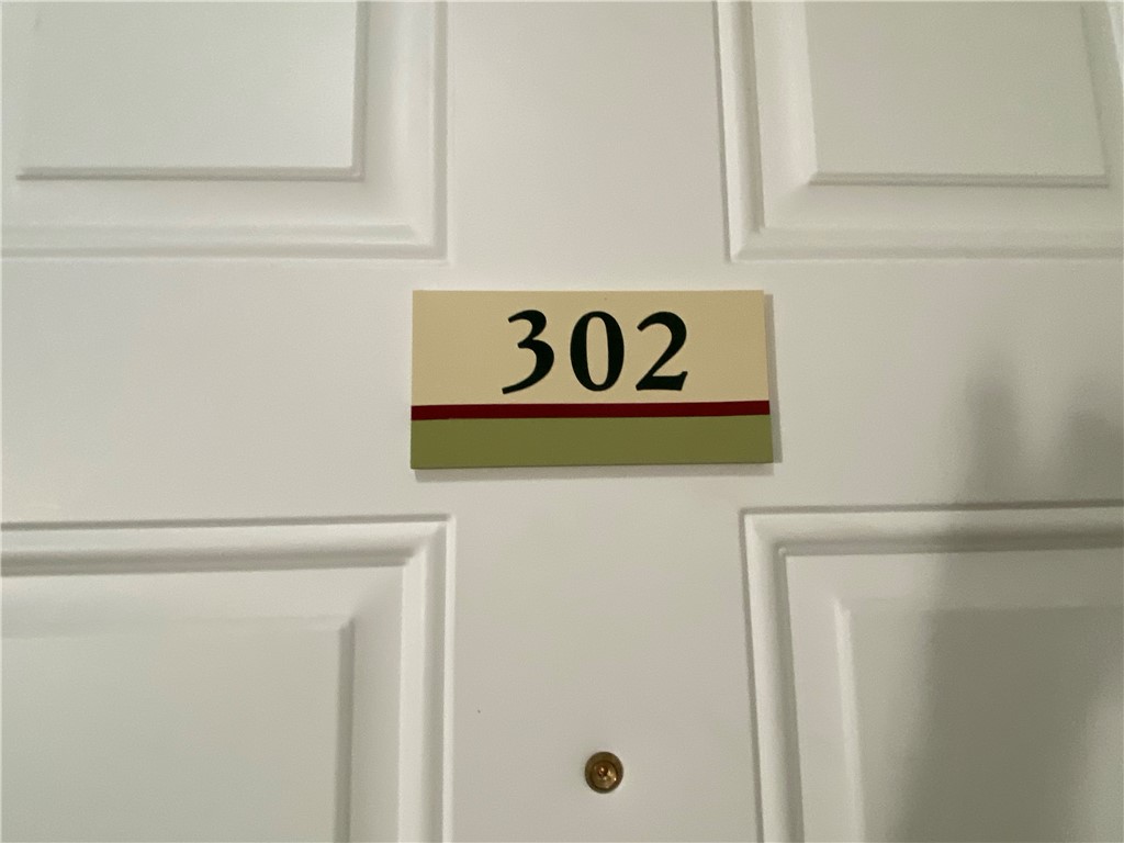 350 Hidden Ridge Court Ct #302, South Park, Pennsylvania image 4