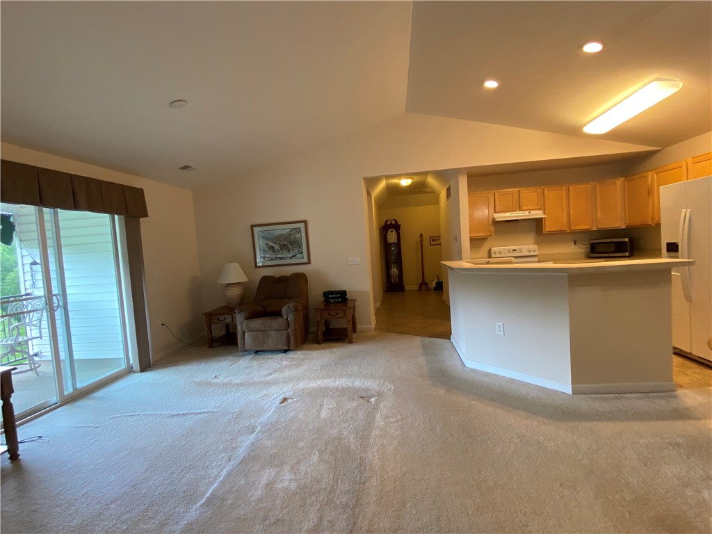 350 Hidden Ridge Court Ct #302, South Park, Pennsylvania image 12