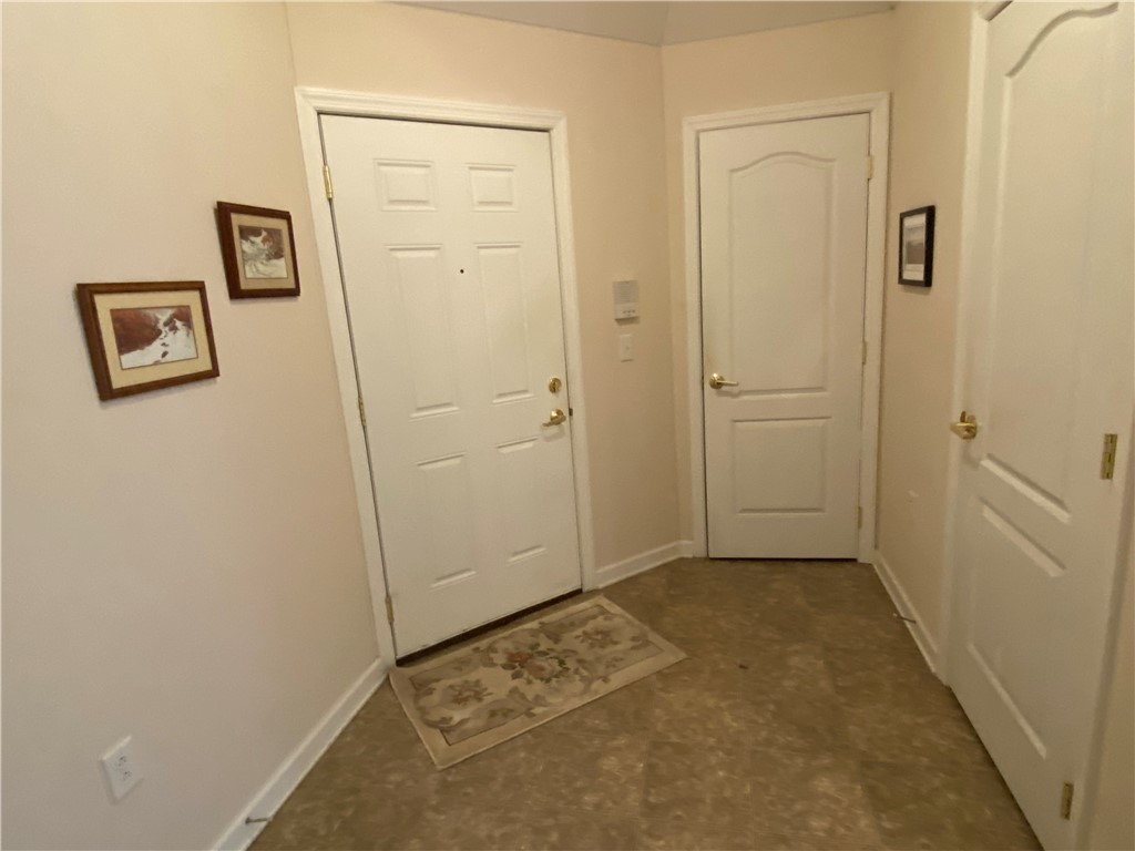 350 Hidden Ridge Court Ct #302, South Park, Pennsylvania image 7
