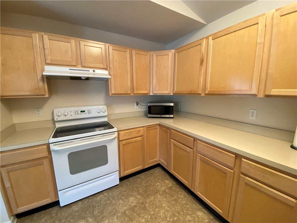 350 Hidden Ridge Court Ct #302, South Park, Pennsylvania image 9