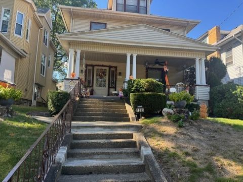 Photo of 1305 Albert St, New Castle, PA 16105 (MLS # 1724361)